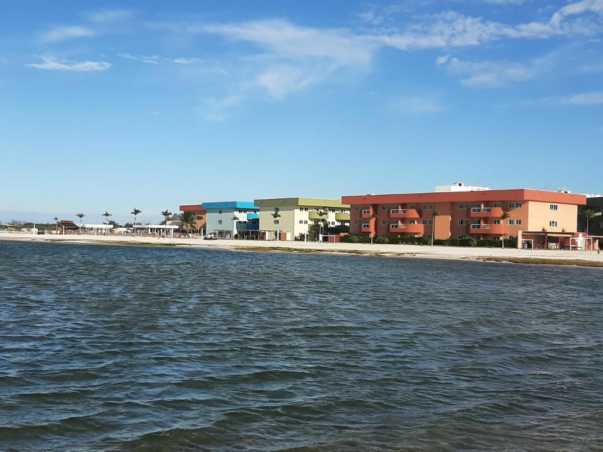 Golden Lake Resort - Apart Hotel - אריאל דו קאבו מראה חיצוני תמונה